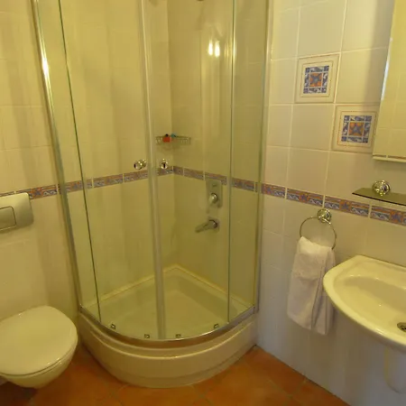 Otel Danlin