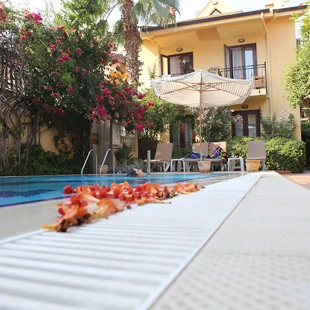 Danlin Hotel 2*
